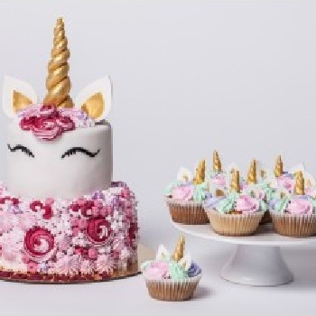 2 aukštų vienaragio tortas