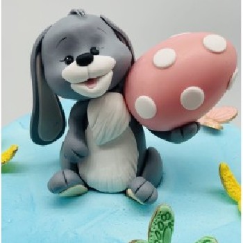 Velykinis tortas su zuikiu ir kiaušiniu