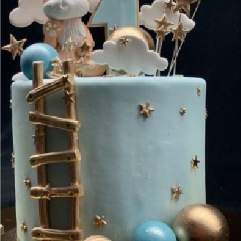 Vaikiškas tortas su lapiukiu ir debesėliais
