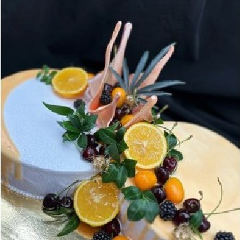 Vasariškas tortas su vaisiais