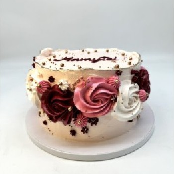 Kreminis tortas su gėlėmis