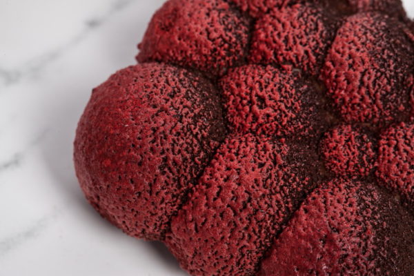 Šokoladinis pyragėlis su vyšnių tyre "Aksominis"
