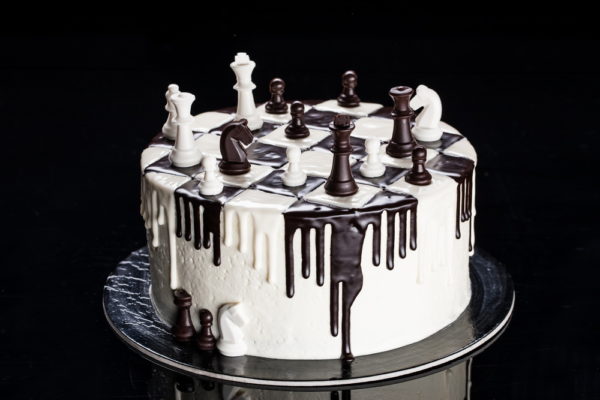 Vaikiškas tortas "Šachmatų lenta"