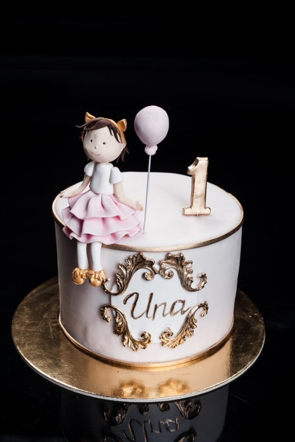 Tortas Mergaitė su balionėliu