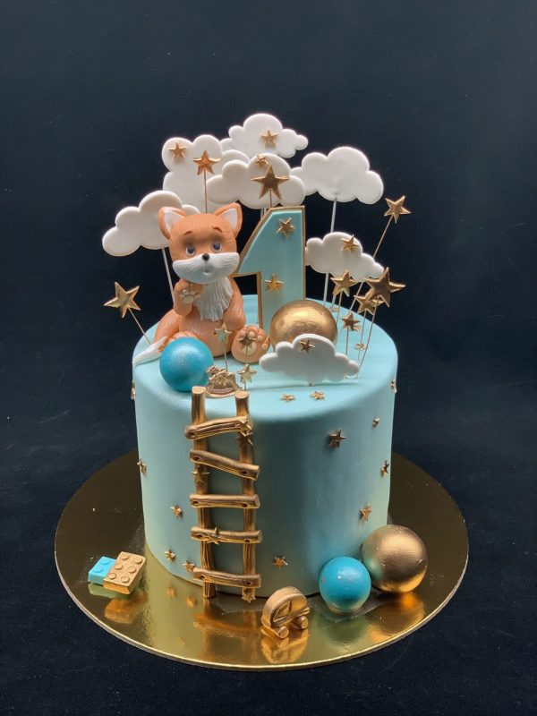 Vaikiškas tortas su lapiukiu ir debesėliais