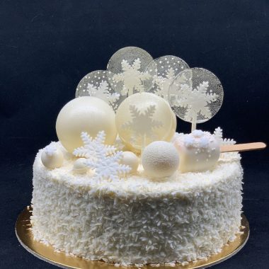 Kalėdinis tortas su burbulais ir ledinukais