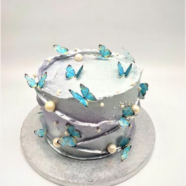 Sidabrinis tortas su drugeliais