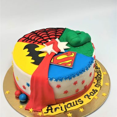 Vaikiškas superherojų tortas