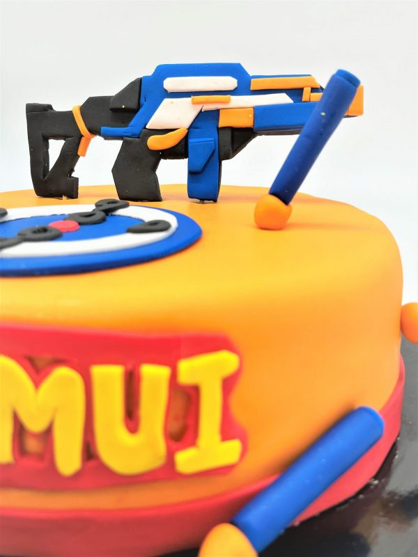 Vaikiškas tortas su šautuvu