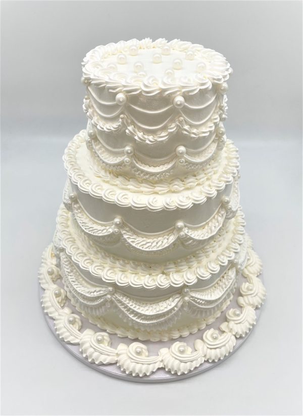 Vestuvinis tortas su beze sijonais