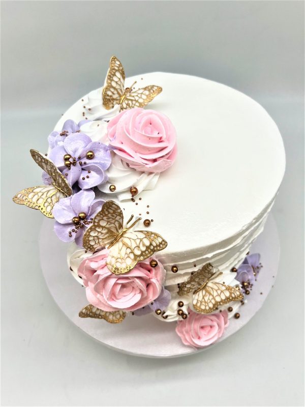 Baltas tortas su gėlytėm ir drugeliais