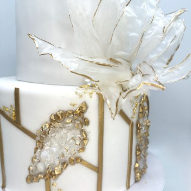 Jubiliejinis tortas su aukso ornamentu
